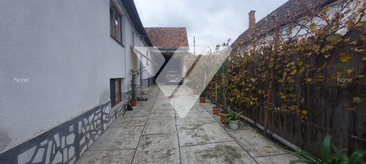 Casa individuala cu teren 885 mp - Sura Mare Sibiu - 1