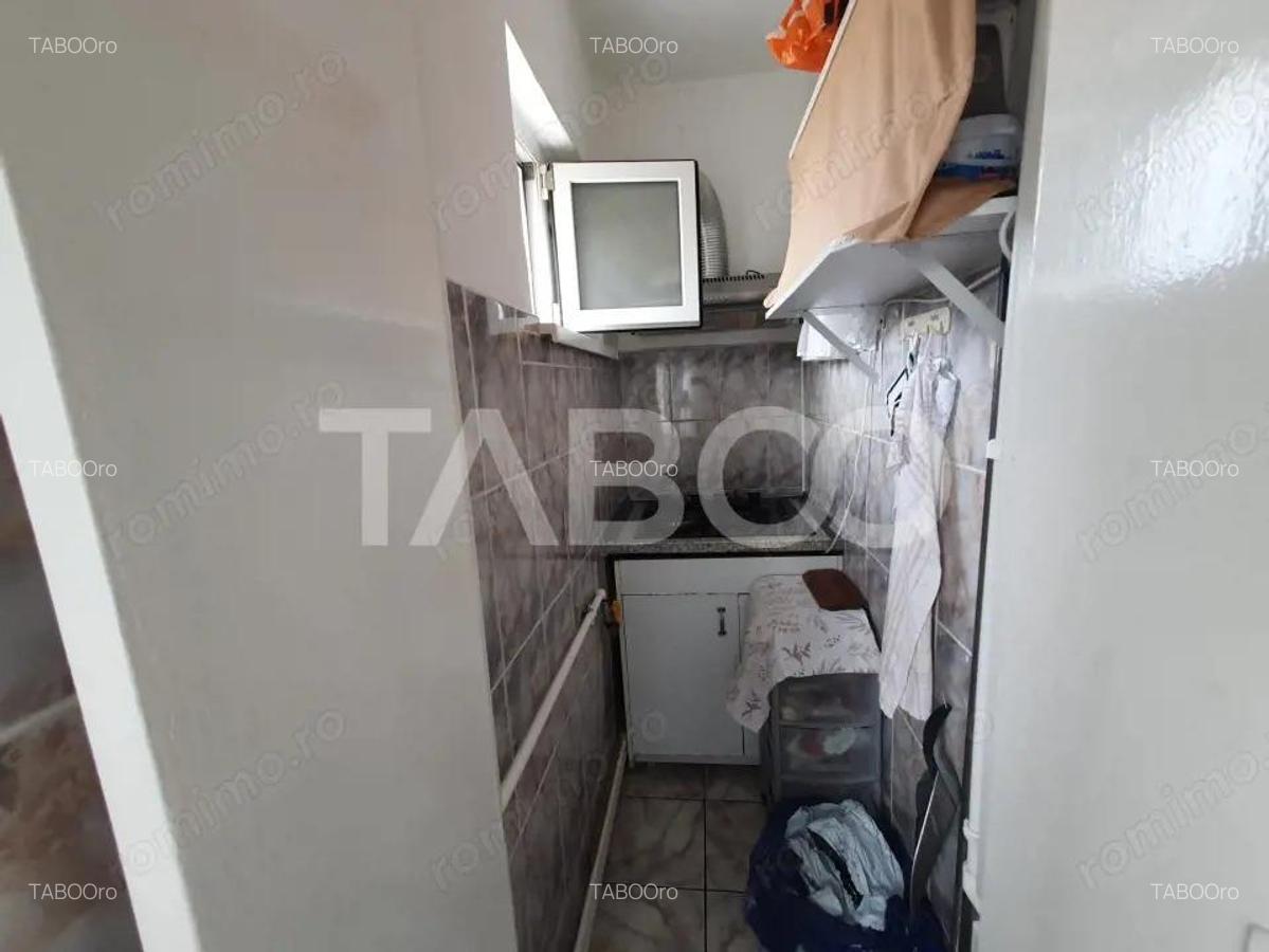 Apartament 3 camere zona 1 Decembrie 65 mp utili + 5 mp balcon - 13