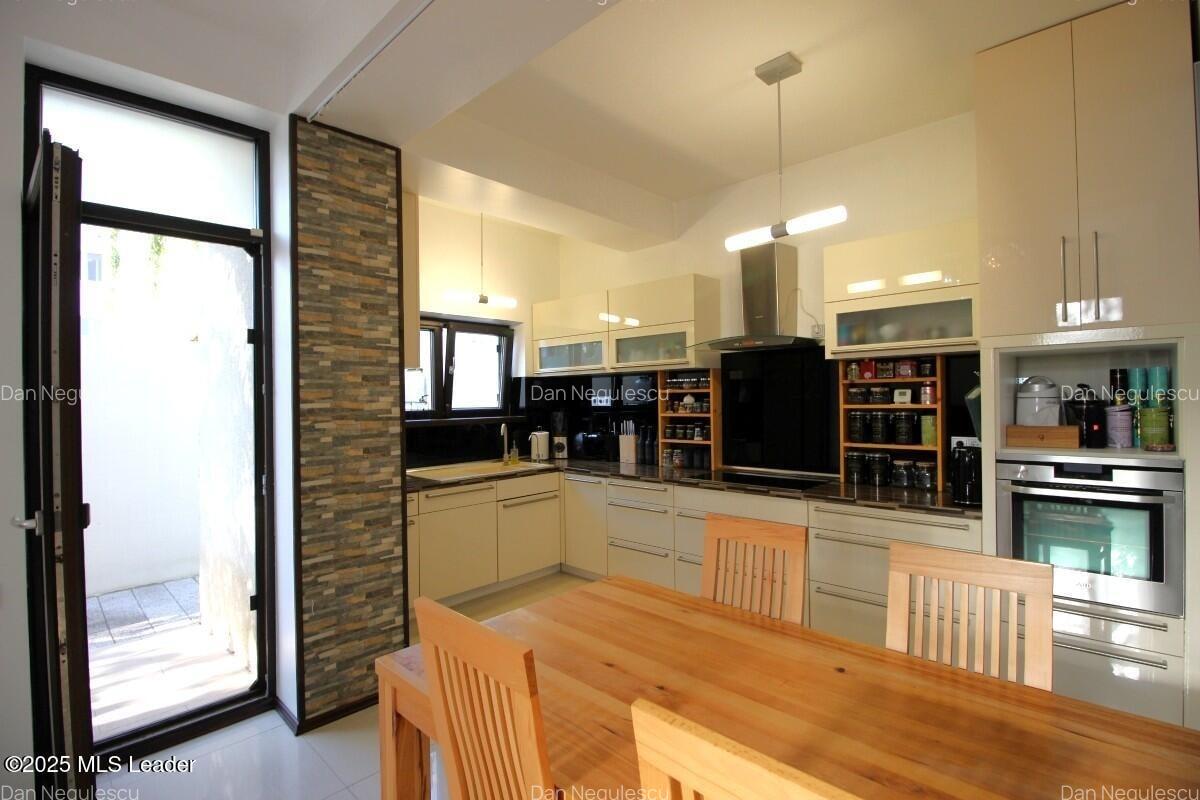 Popesti-Leordeni, Sf. Agnes, vila 2010, p+1+m, 216 mp, curte 138 mp! - 51