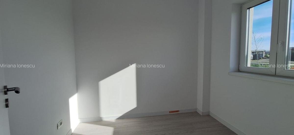 Apartament cu 3 camere decomandat în Torontalului - 14