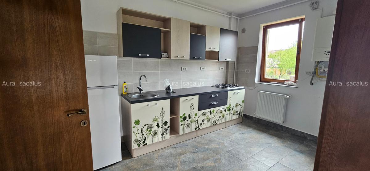 Apartament cu 3 camere decomandat în Sisești - 7