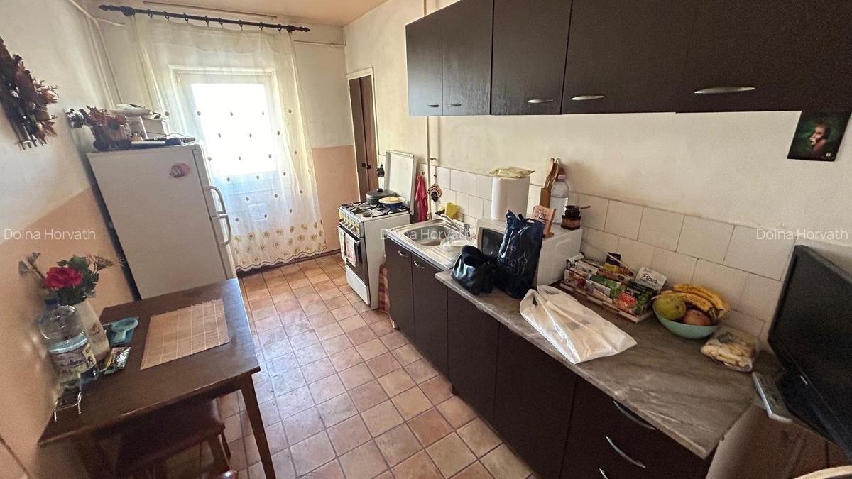 Apartament cu 3 camere decomandat în Astra - 4