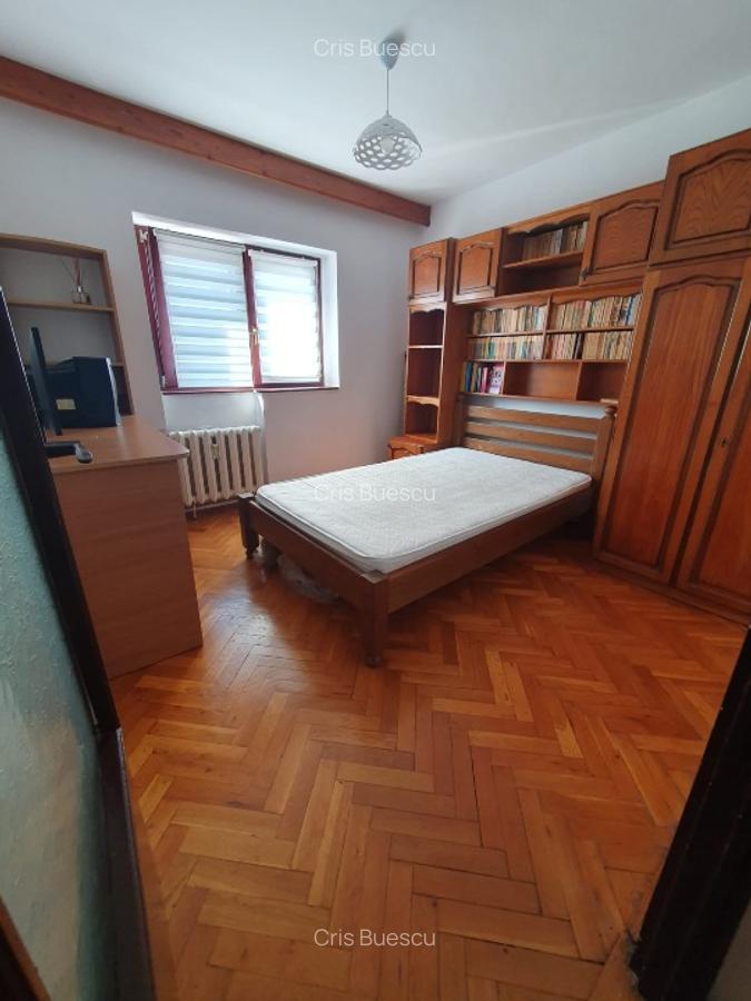 Persoana fizică vând apartament cu 4 camere str Ion Meșter nr.4 - 2