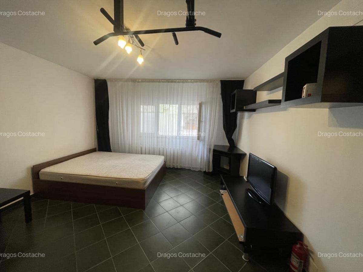 Vitan Mall, adiacent, garsoniera la parter, 37mp, decomandata - 1