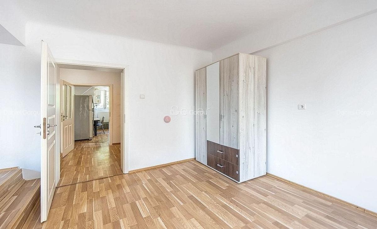 Apartament cu 3 camere decomandat în Central - 11