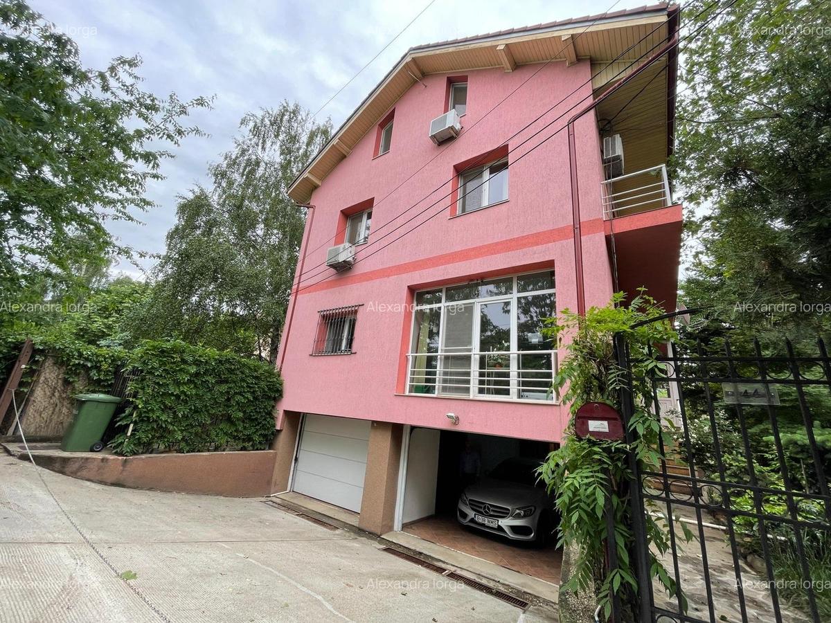 APARTAMENT IN VILĂ 5 CAMERE,4 BĂI,3 TERASE,2 LOCURI DE PARCARE,CURTE - 20