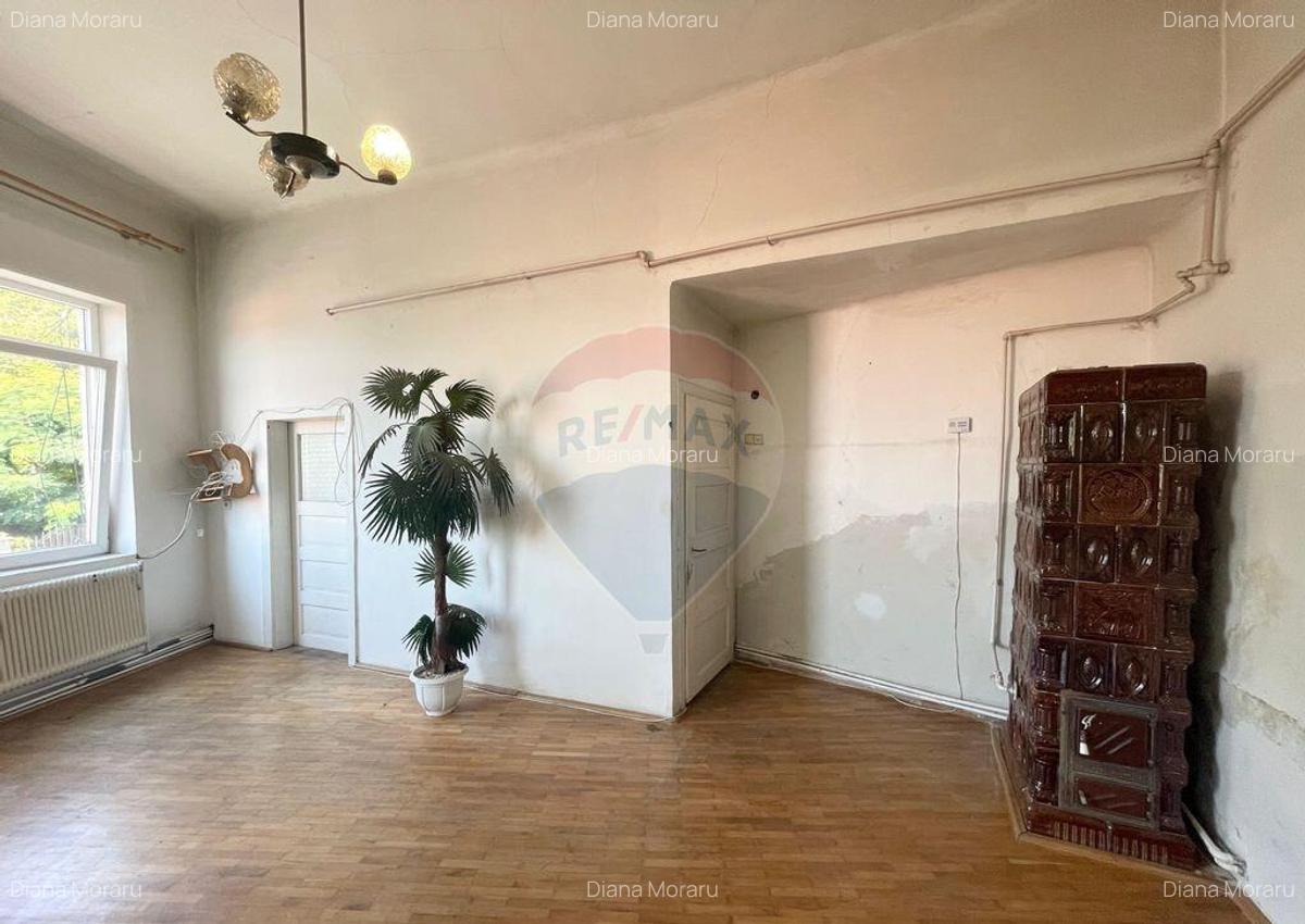 Casa cu 3 camere de vanzare in zona centrala comison 0% - 8