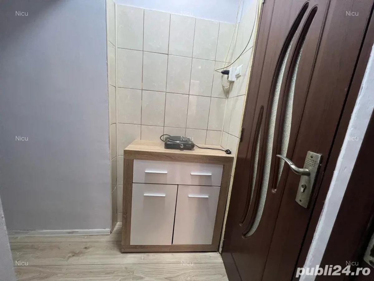 Inchiriez garsoniera, la capatul troleului 102 - 3