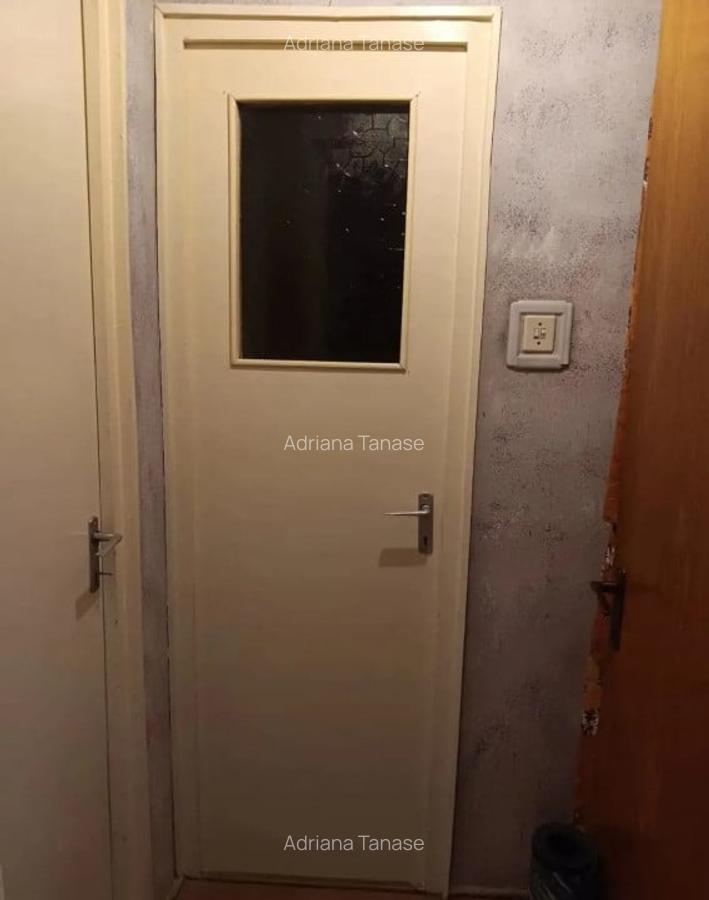 Apartament cu 3 camere semidecomandat în Cetatea - 8