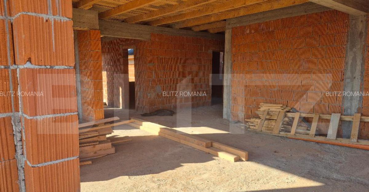 Casa la rosu, 3 camere, 145,31 mp utili, 715 mp teren, zona - 5