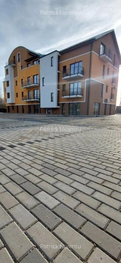 Apartamente + spatiu comercial - 4