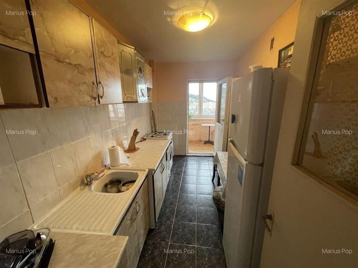 Apartament cu 3 camere decomandat în Răcădău - 2
