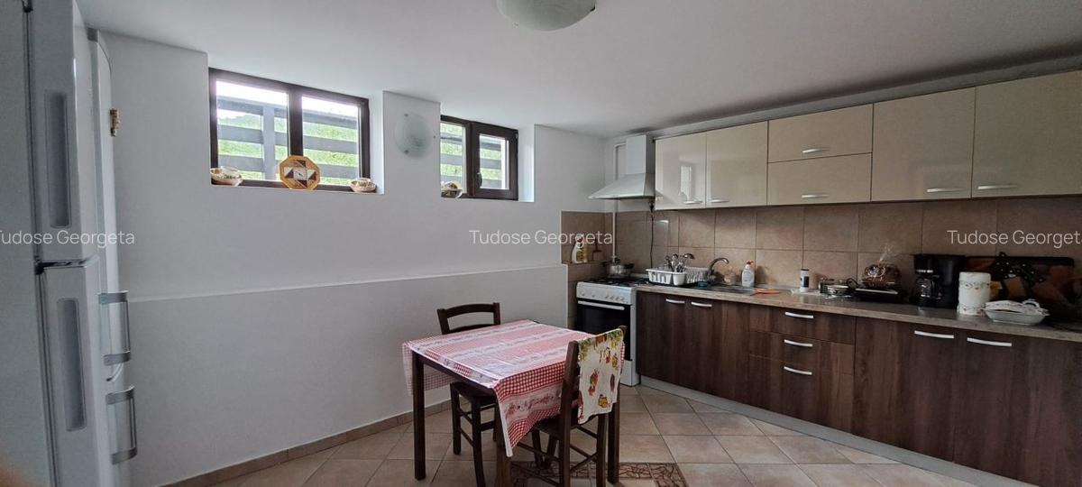 Pensiune - Moeciu de Jos - sat Simon - D+P+ 2 etaje+ M - 11