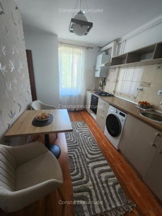 Închiriez apartament cu 3 camere in Brașov l, B-dul Grivitei - 5