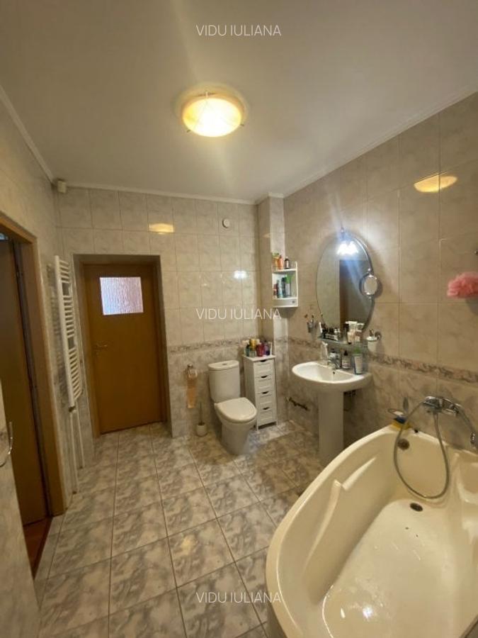 Apartament cu 5 camere semidecomandat, mobilat în Unirii - 13