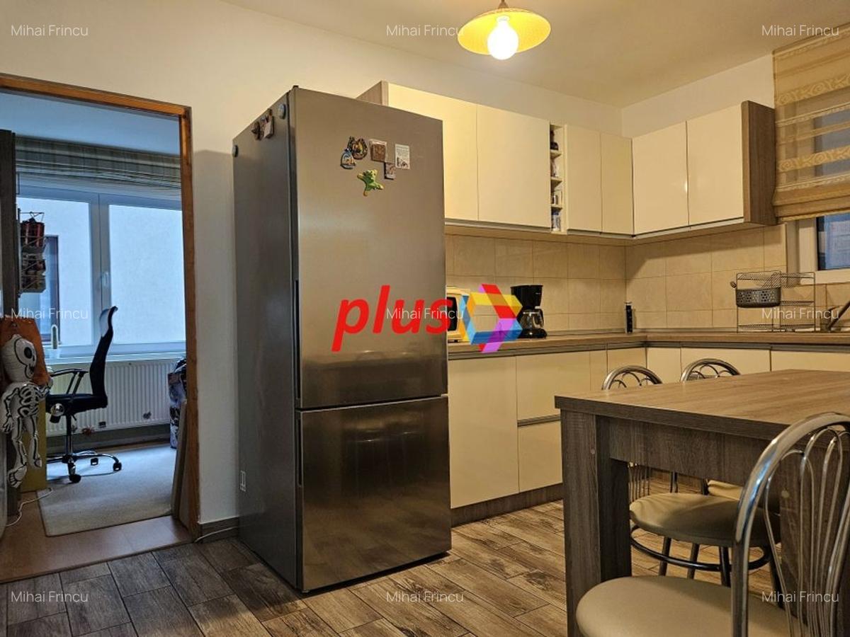 Oportunitate - Apartament cu trei camere in vila, zona Tractorul 70 mp - 12