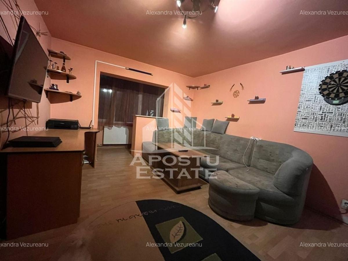 Apartament cu 2 camere, semidecomandat, etaj intermediar - 2