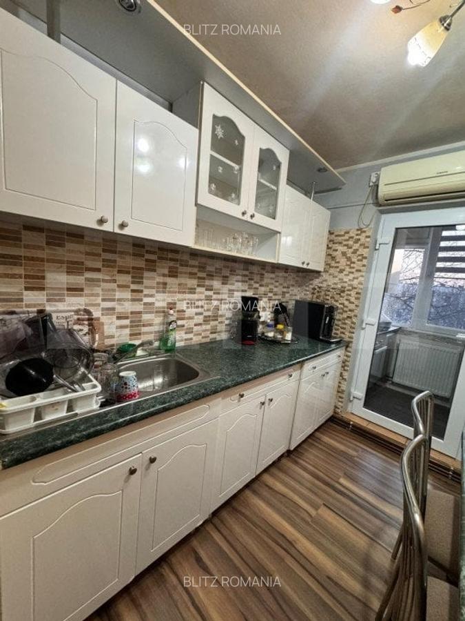 Apartament cu 3 camere, 63 mp, zona Lipovei - 2