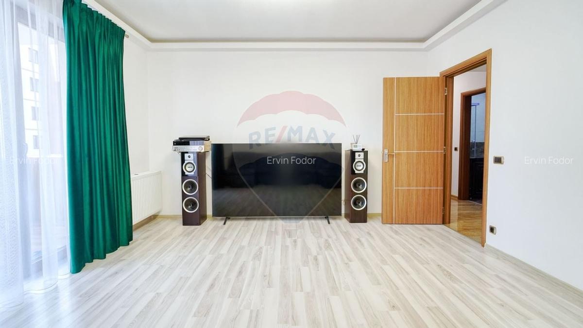 Apartament cu 3 camere de vanzare in Isaran Tractorul - 3