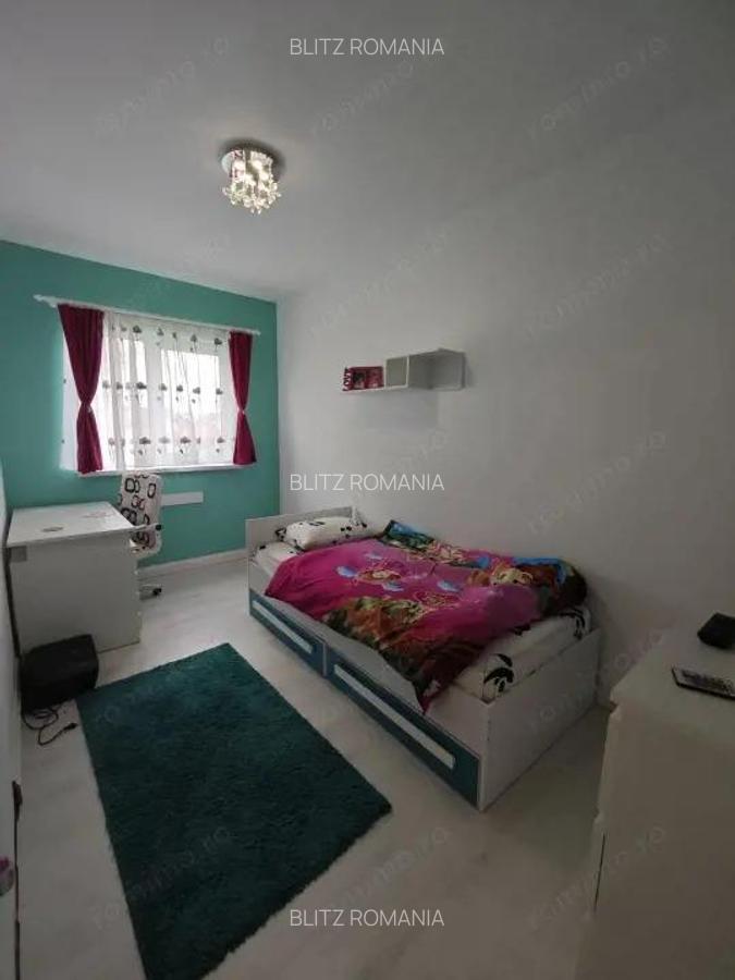 Apartament de vanzare, cu 3 camere, Garden Villas, zona Brandu?elor - etaj 1 - 5