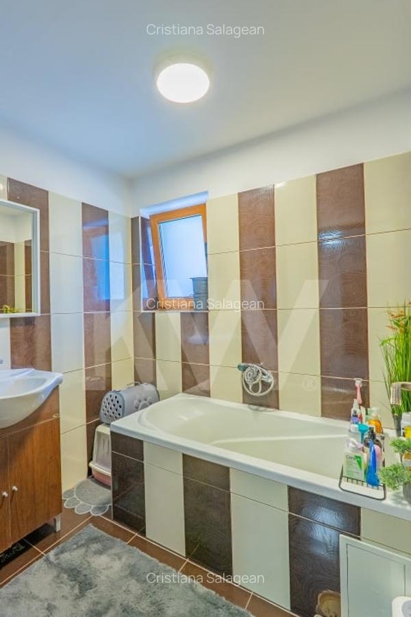 Apartament de vanzare cu 3 camere – zona Valea Aurie, str. Sacel - 14