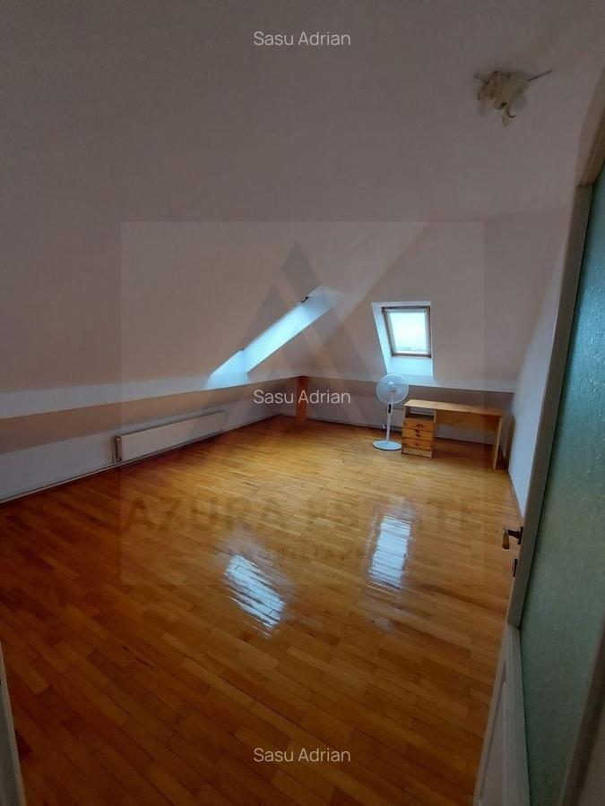 Apartament renovat tip mansarda pivnita si parcare privata in Strand - 5