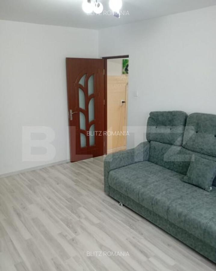 Vanzare Apartament 3 Camere Micro 6 | Decomandat, Utilat, Z - 2