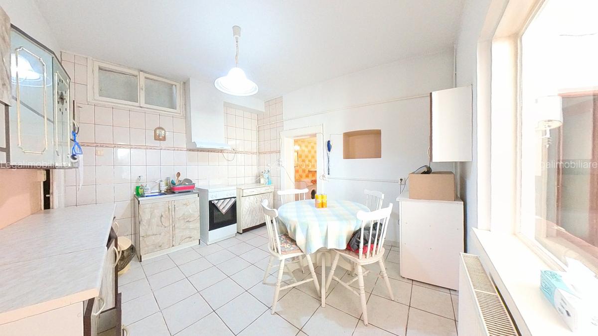 Casă individuala cu 4 camere și garaj în centrul istoric - 5