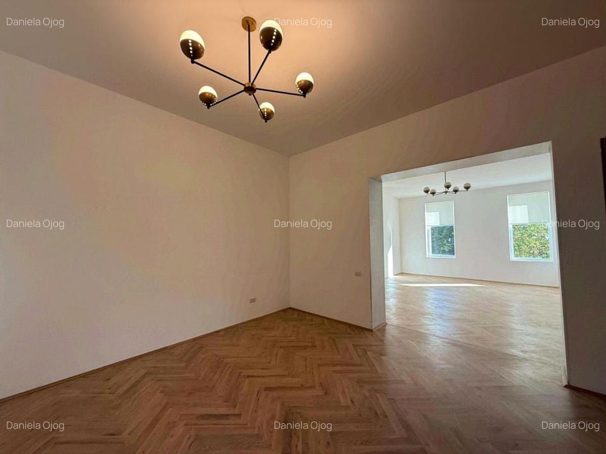 Vilă elegant renovata pentru business de prestigiu - 3