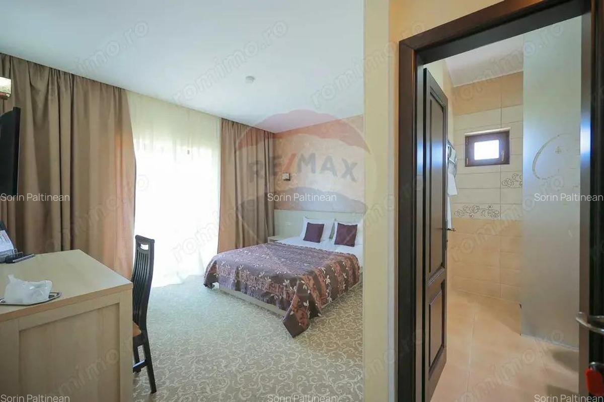 Pensiune cu piscina de vanzare in Beverly Hills , Sanmartin - 8