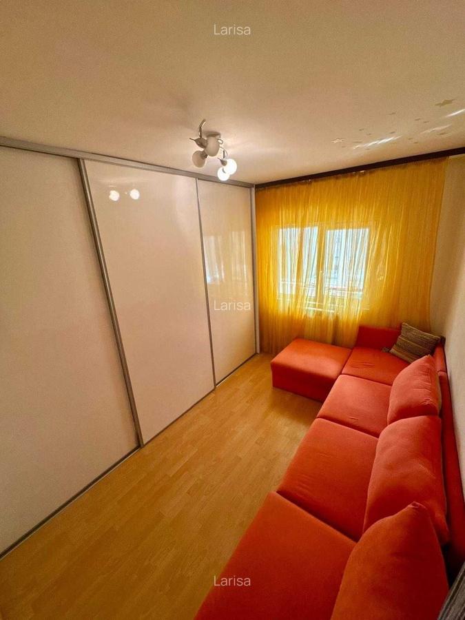 FAR APARTAMENT CU 3 CAMERE MOBILAT UTILAT 74 MP PRET 124000 EURO - 4
