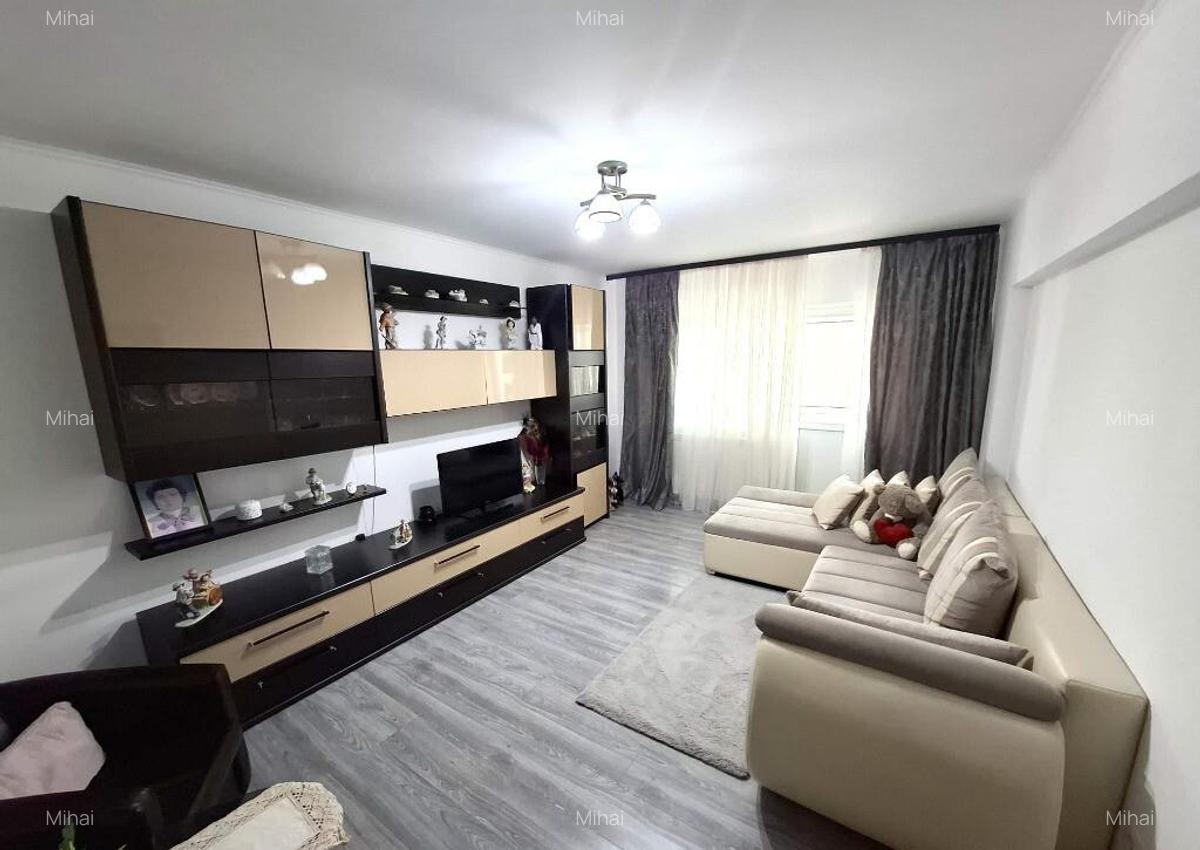 Apartament 3 camere ,zona doi stejari - 2