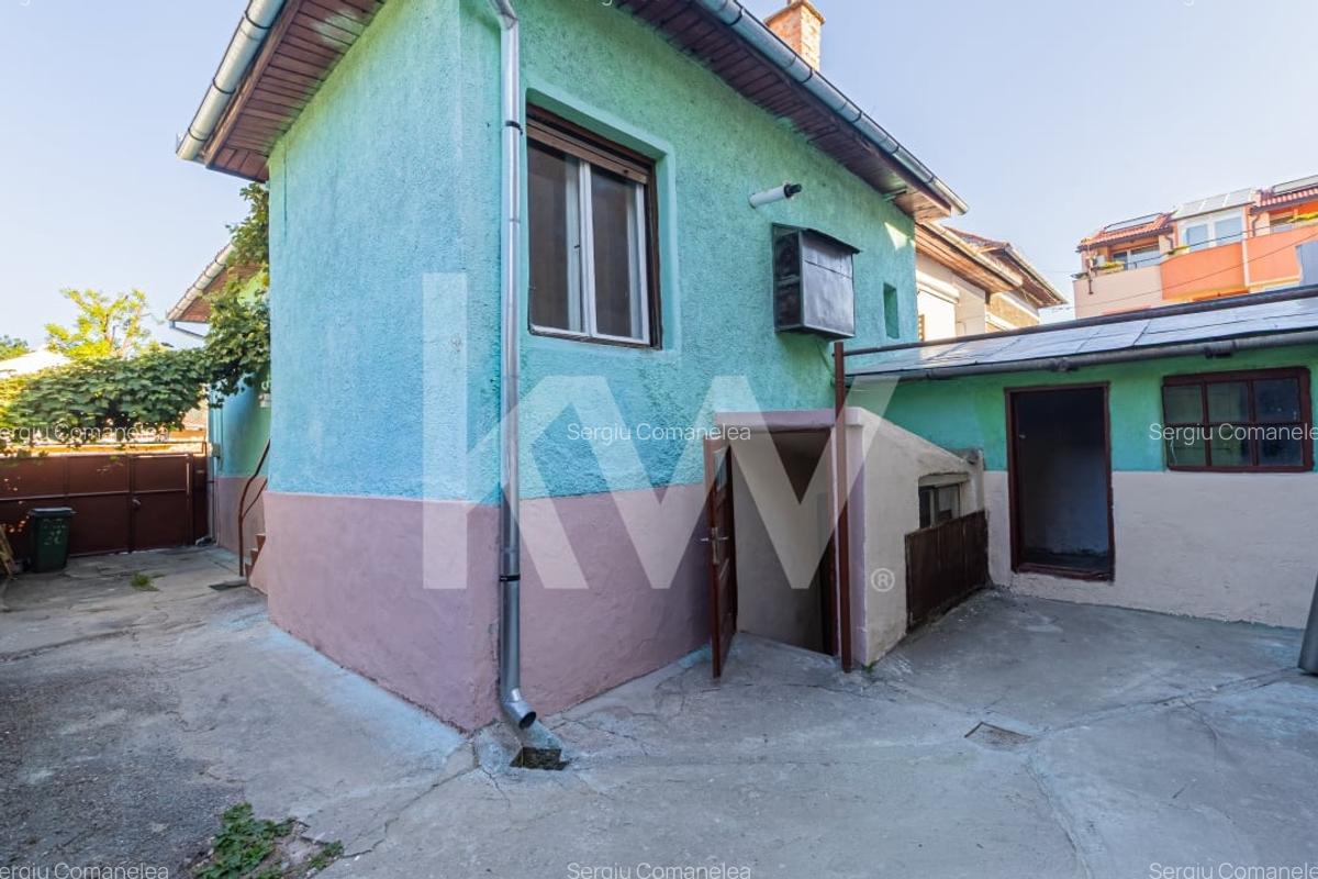 Vanzare casa cu 3 camere, singur in curte - Piata de Miercuri - 17