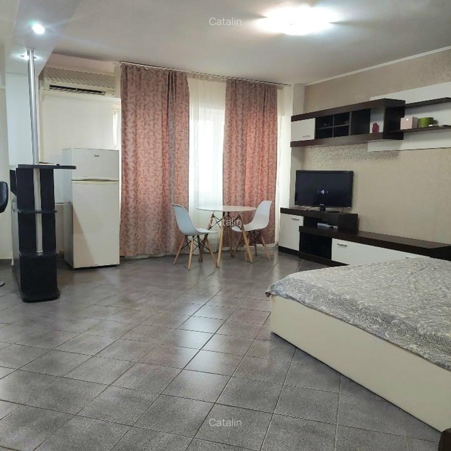 Proprietar, Studio Mall Vitan - Nerva Traian, bloc din 1990, 38 mp. - 2
