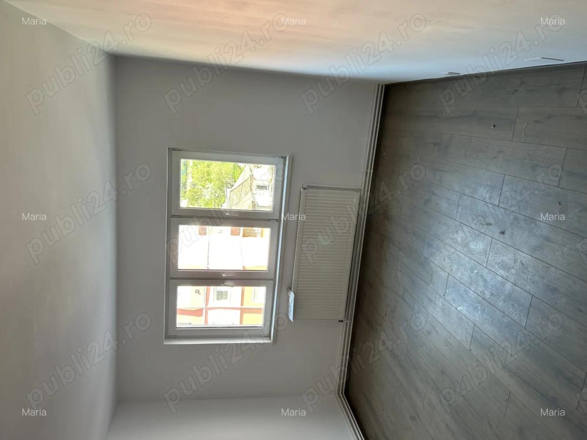 Apartament de vanzare cu 4 camere - 2