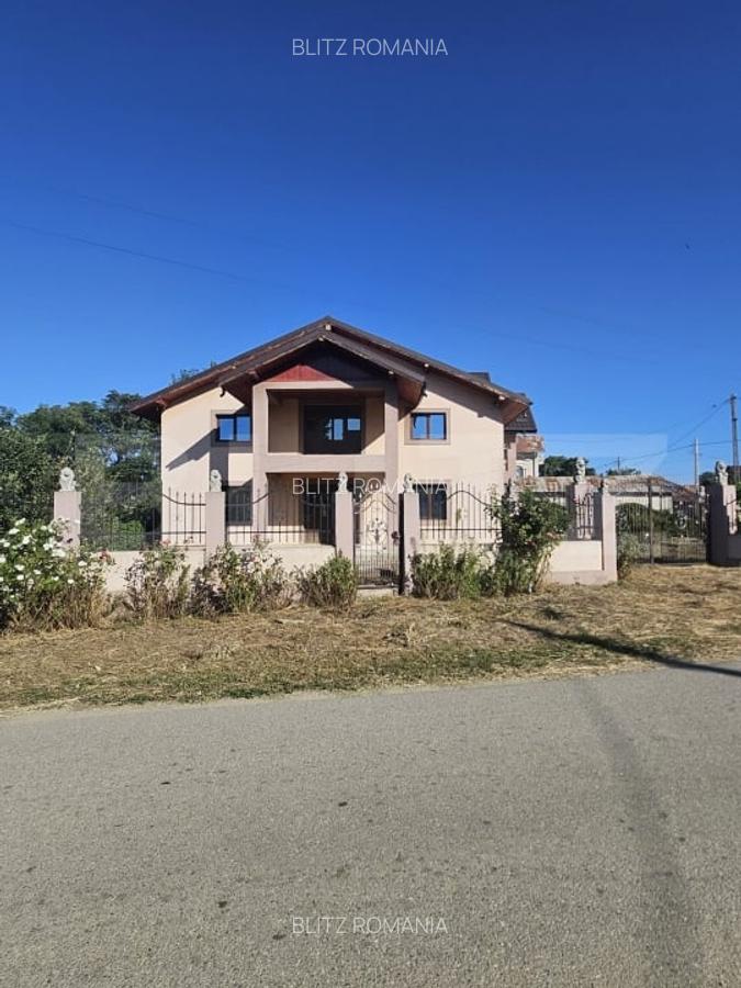 Casa la rosu, de vanzare, 250 mp, zona Slobozia Moara - 3