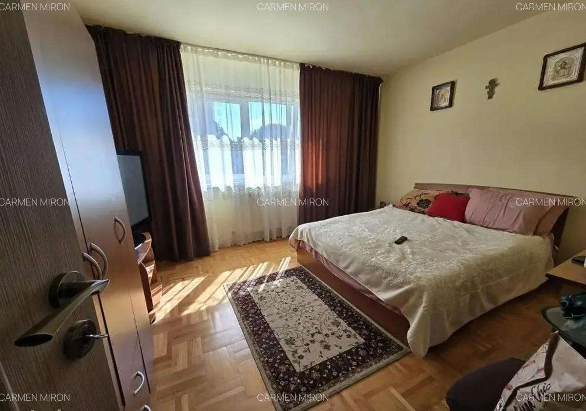 Apartament modern 3 camere decomandat zona Big - 1