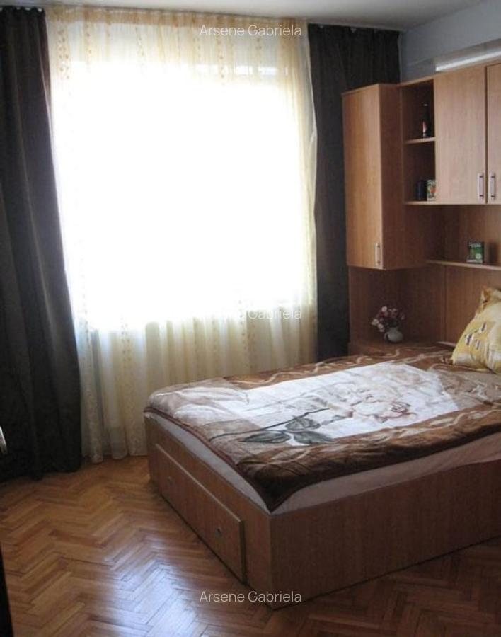 Vanzari Apartamente 3 Camere/ Aparatorii Patriei - 1