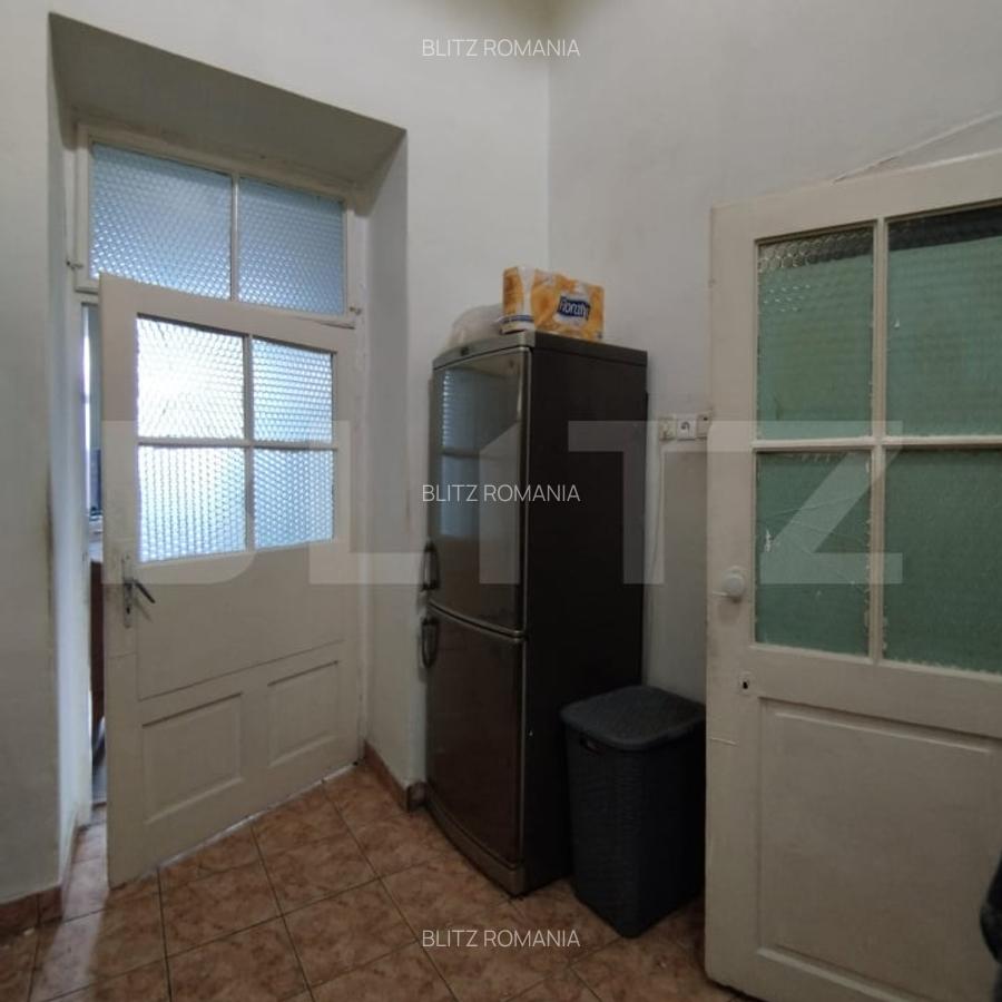 Cladire 3 camere, etaj intermediar, fatada platita, Piata Maria - 8