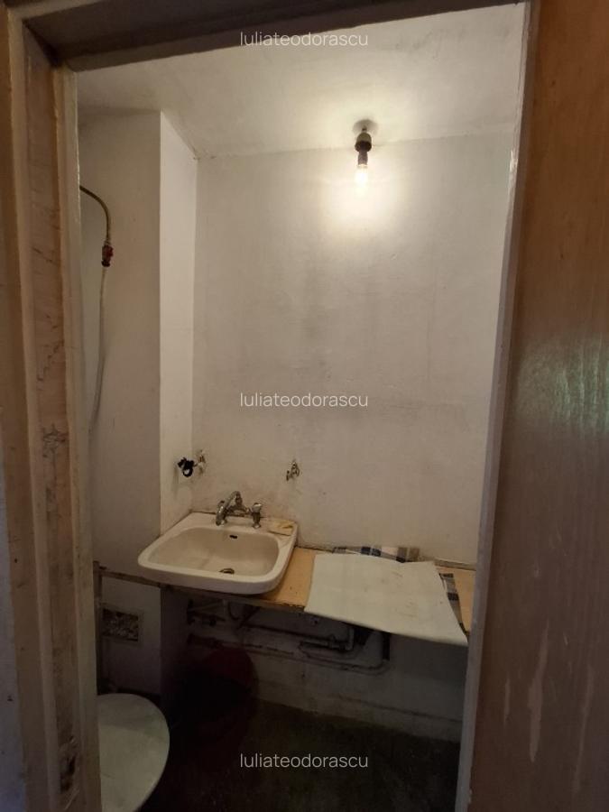 Vând apartament 3camere Drumul Taberei,strada Brasov - 8