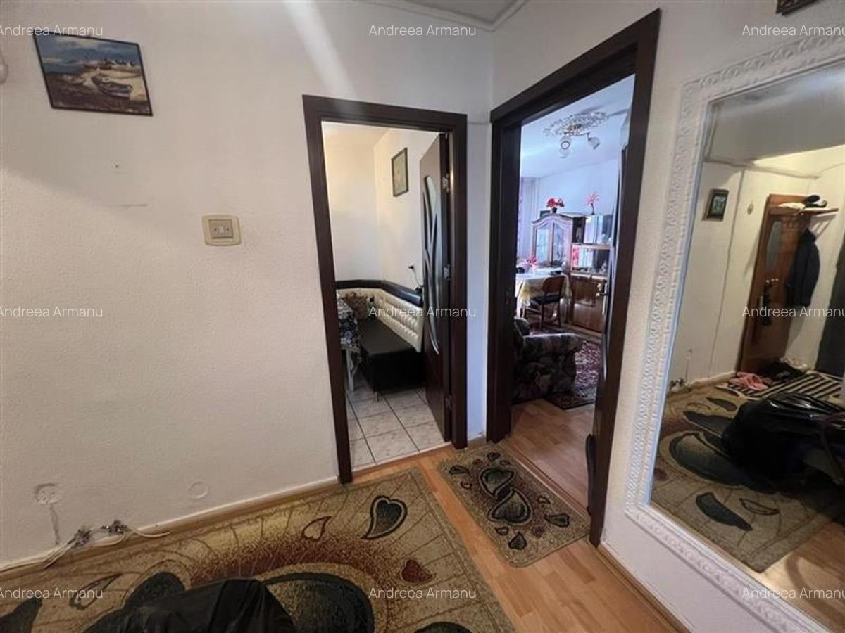 Apartament cu 3 camere decomandat - 70 mp - Zona Adriatica, Str. Aleea Visinului - 5
