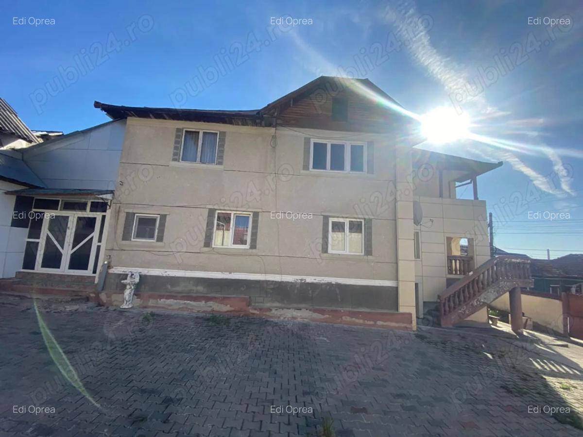 Casa cu teren in zona Dambovi?a - 8