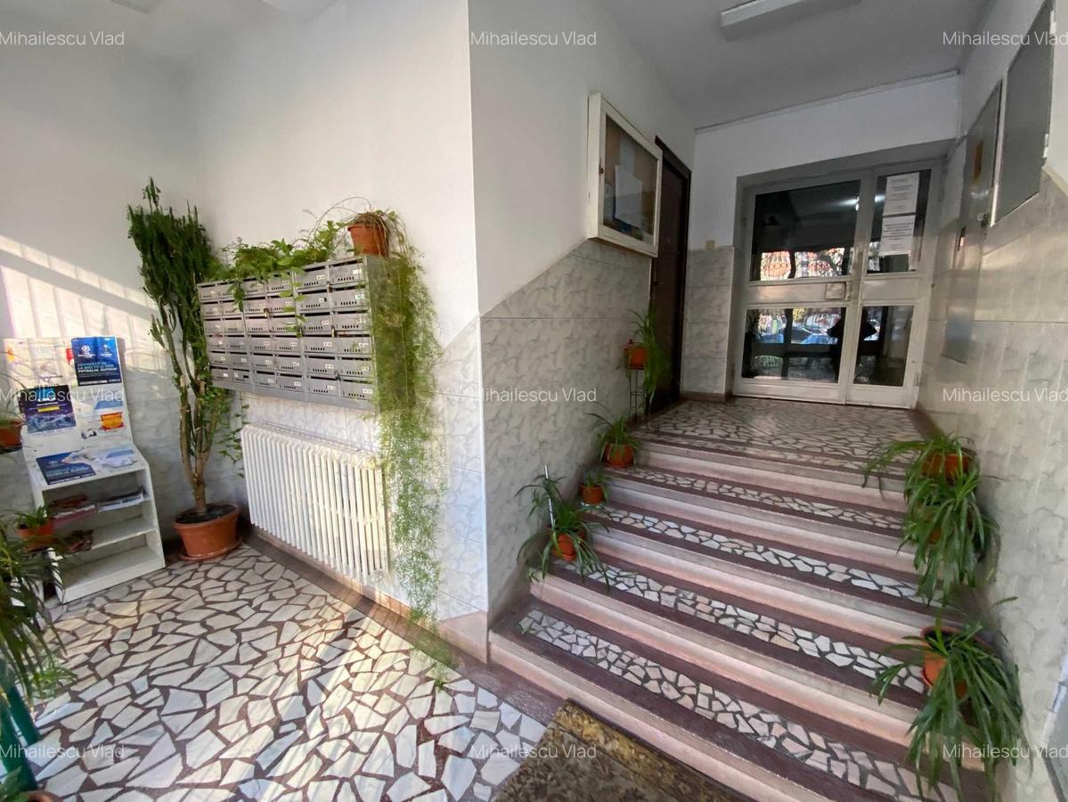 Apartament cu 2 camere decomandat în 13 Septembrie - 17