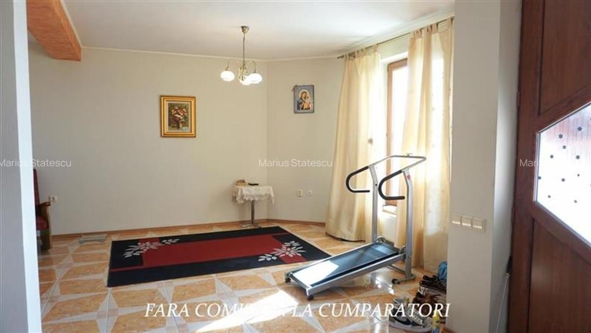 CASA CU SUPRAFETE GENEROASE, TEREN 680 MP - 8
