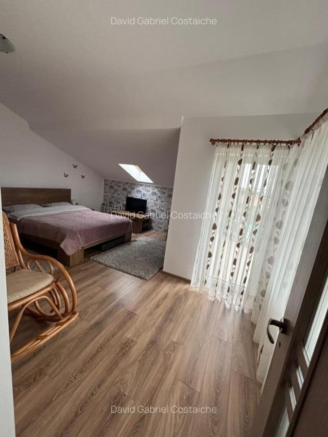 Casa cu 5 Camere in Dezmir - 4
