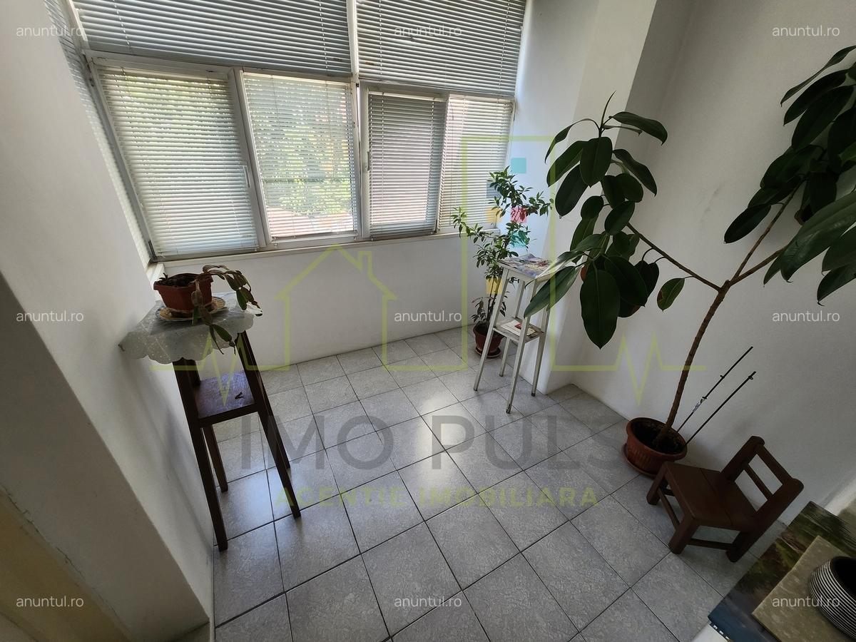 Apartament de inchiriat. 2 Bai. Garaj - 10