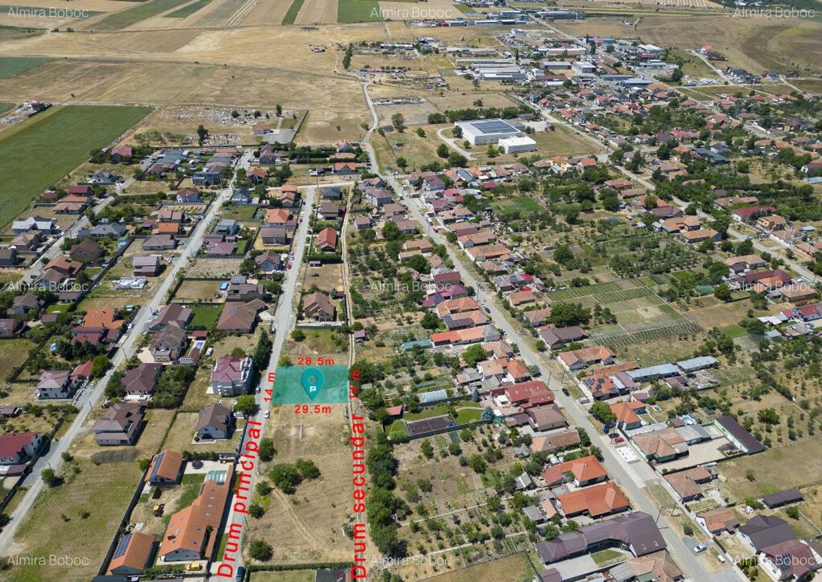 Loc de casa in Sanleani 414 mp - 1