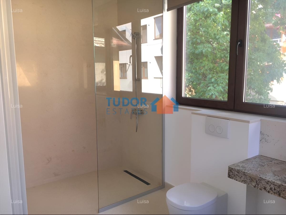 Vila iclasica cu o gradina superba - 6