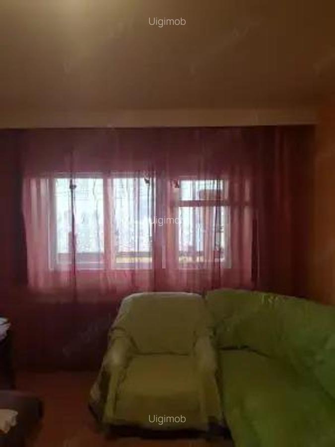 Salajan- str.Minis(in spatele pietei), apartament 2 camere, decomandat, parter 10 - 7