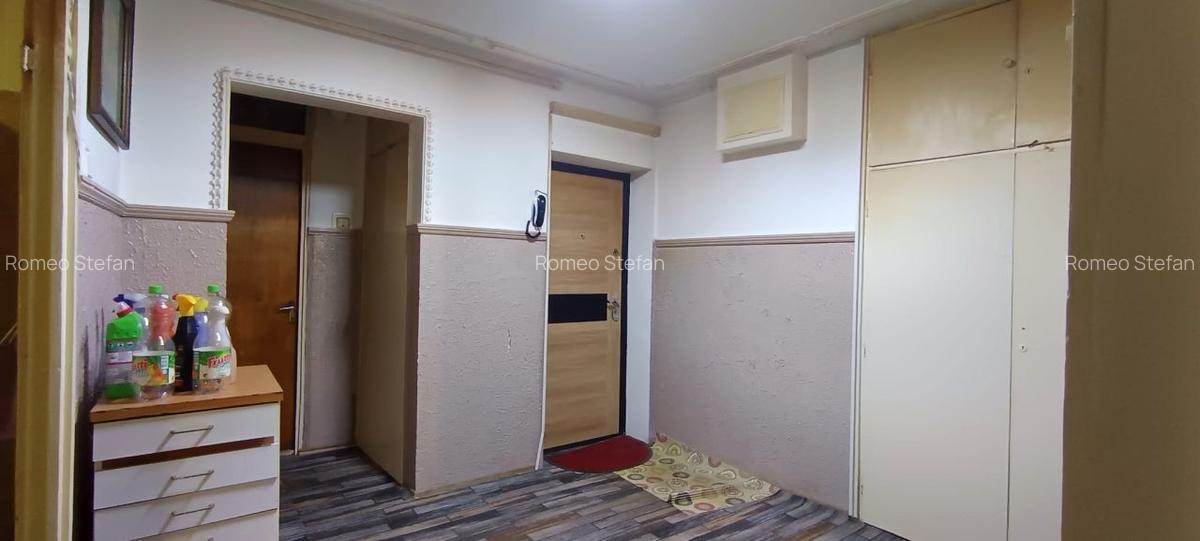 Vanzare apartament 4 camere - Teiul Doamnei - Stradal - vedere spate - 8